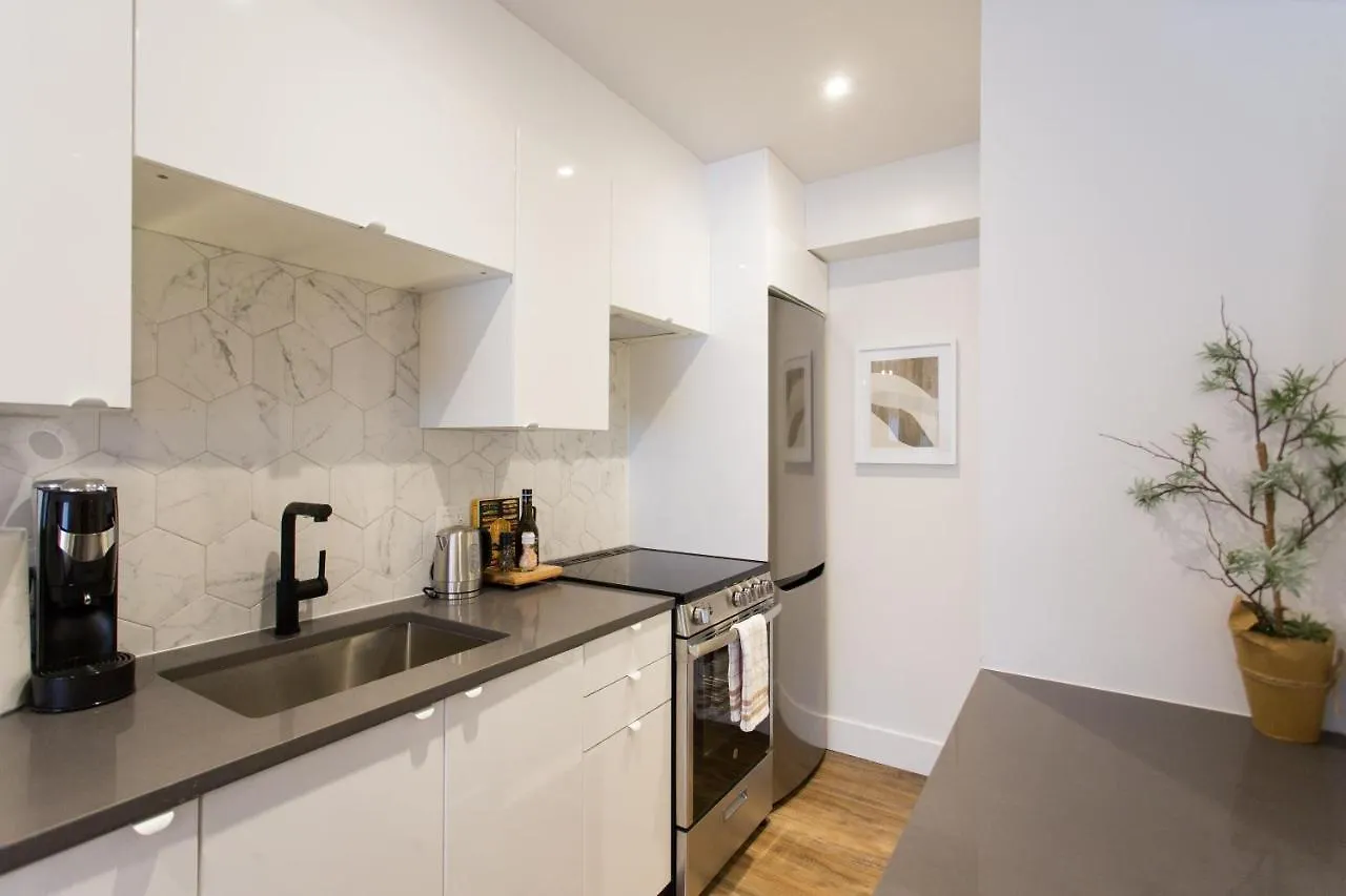 Blue Oasis Studio With Full Kitchen And Bath By Den Stays Montreal 0*,