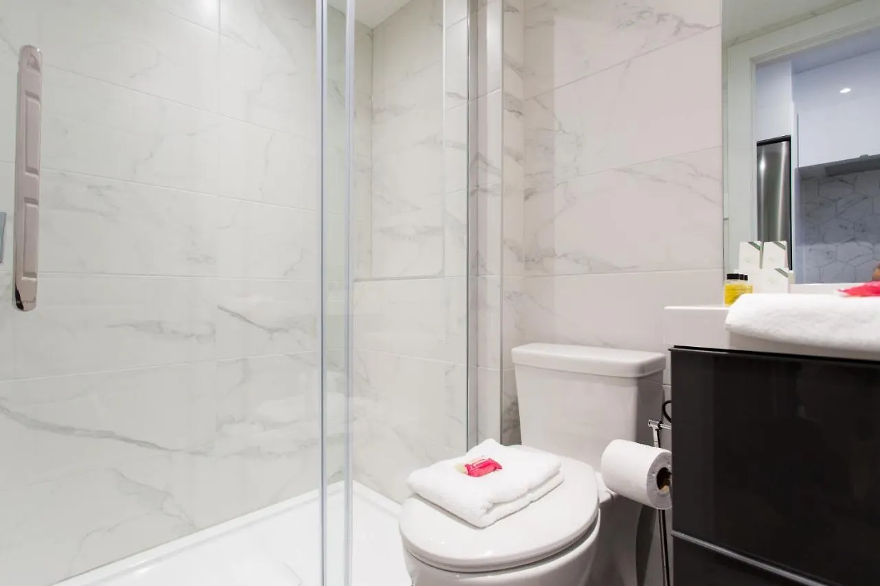 Blue Oasis Studio With Full Kitchen And Bath By Den Stays Montreal Canada