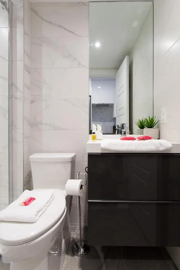 Blue Oasis Studio With Full Kitchen And Bath By Den Stays Montréal 0*,  Kanada